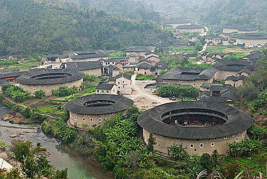 quay thu