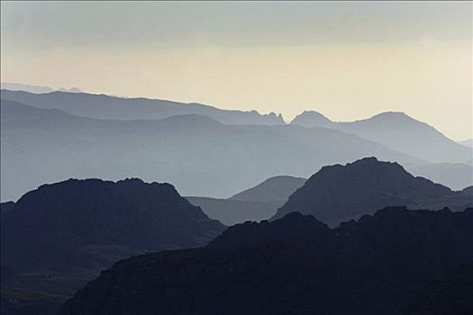 lo khung rong bach kim